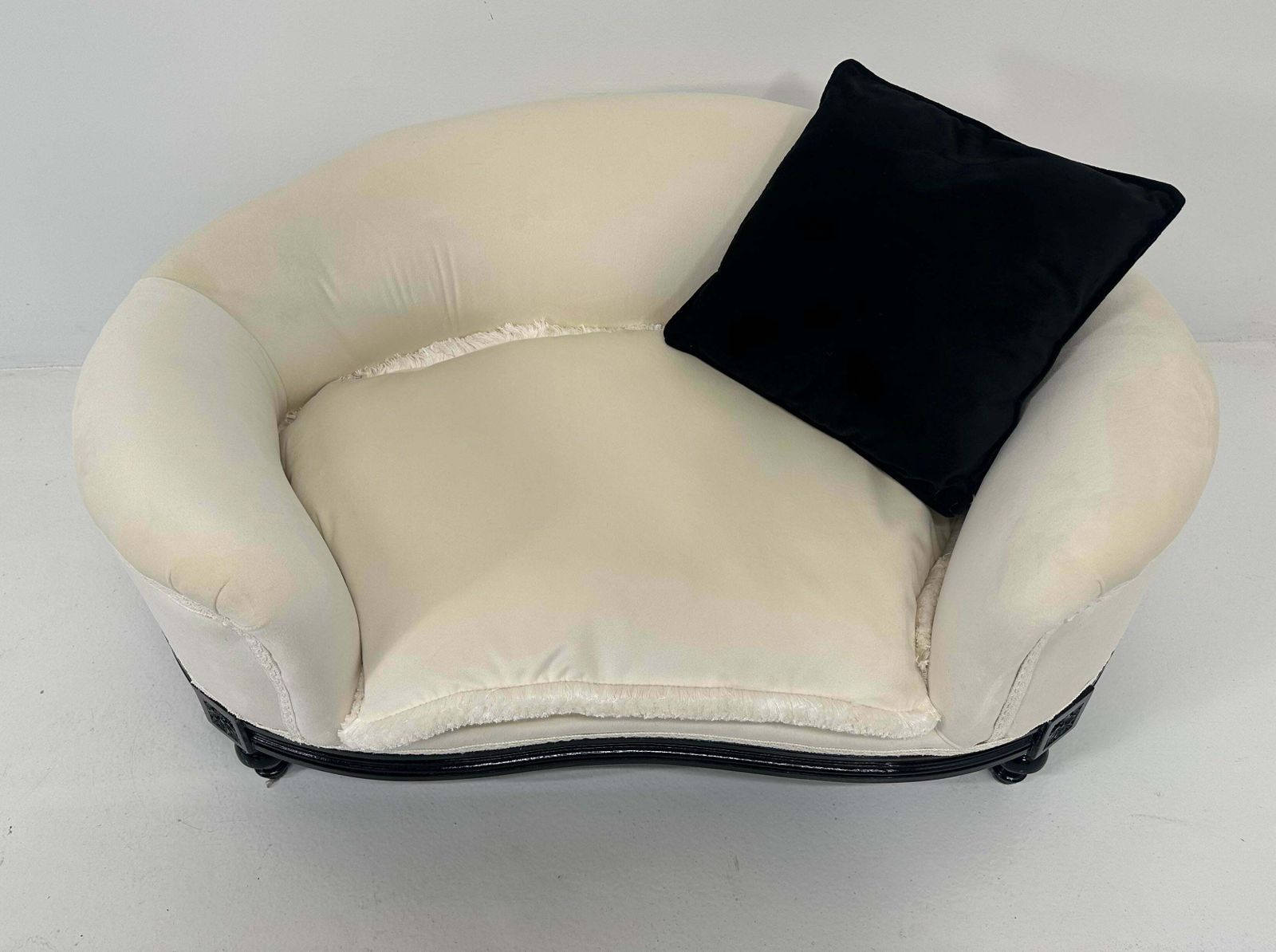 Louis XVI Style Dog Kennel, Black Lacquer And White Velvet photo Furniture