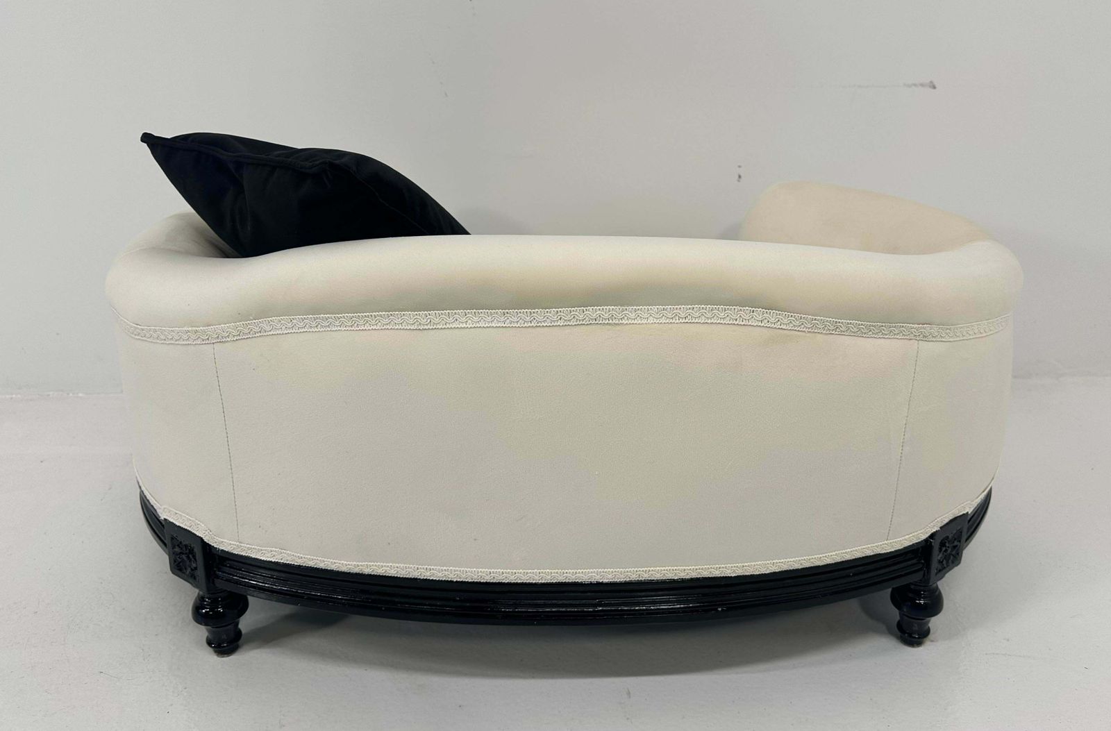 Louis XVI Style Dog Kennel, Black Lacquer And White Velvet photo vintage
