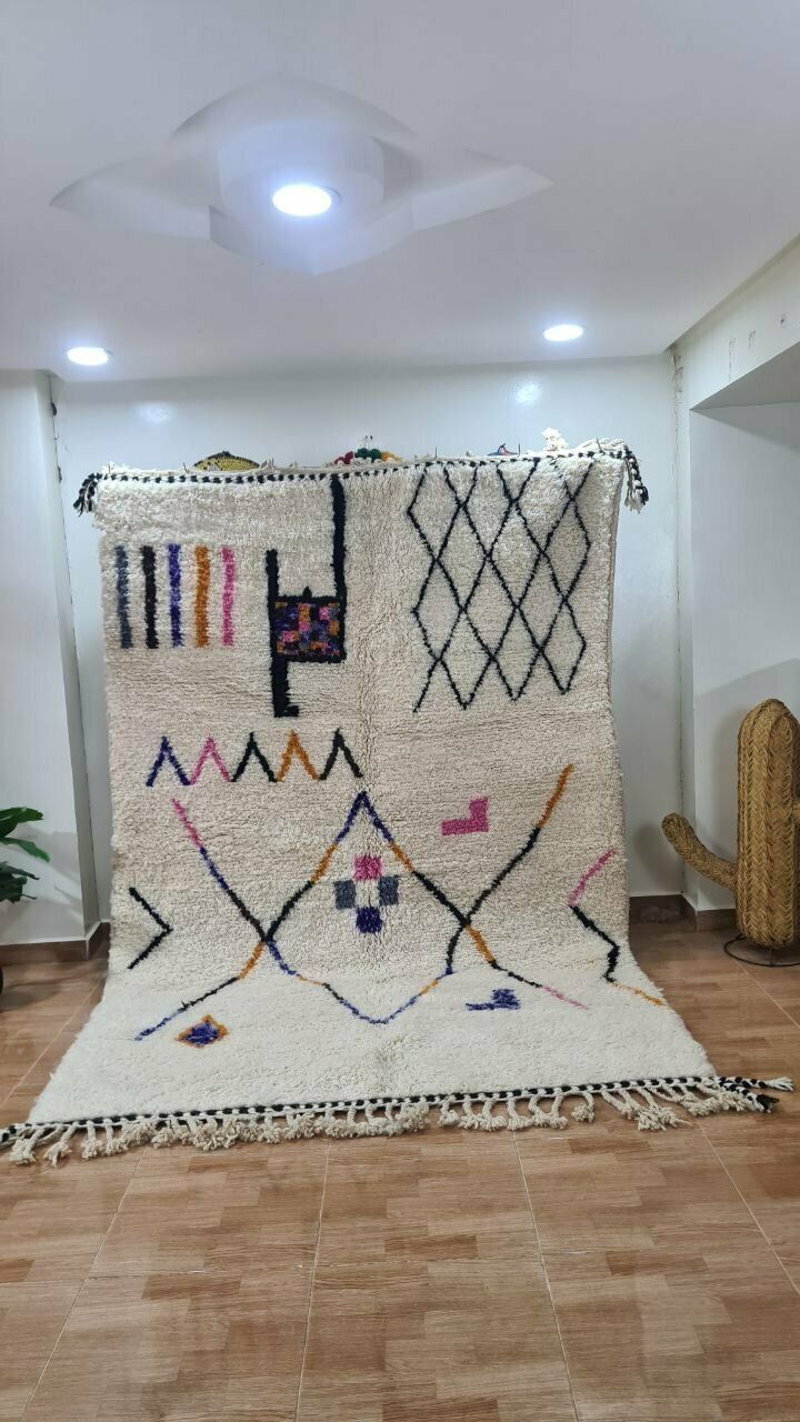 Colorful Beni Ouarain Moroccan Rug With Abstract Berber Patterns – Handwoven Wool Carpet photo furniture