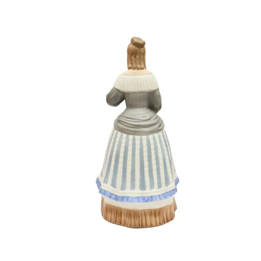 Large Torralba Porcelain Figure Of A Crinoline Lady Holding A Bunch Of Flowers And A Dove 12.7 Inches , Spanish Porcelain Lady photo 50.0