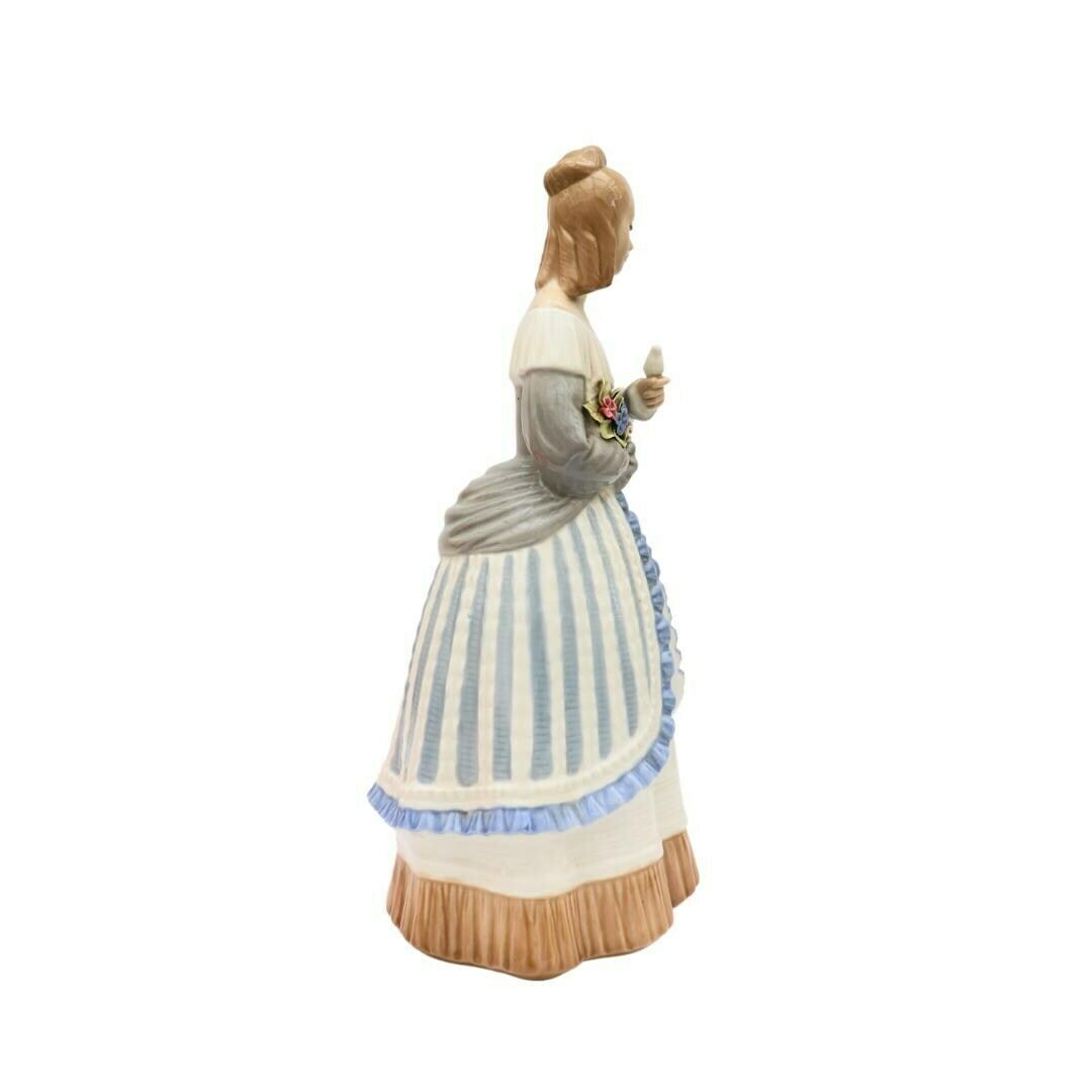 Large Torralba Porcelain Figure Of A Crinoline Lady Holding A Bunch Of Flowers And A Dove 12.7 Inches , Spanish Porcelain Lady photo vinterior