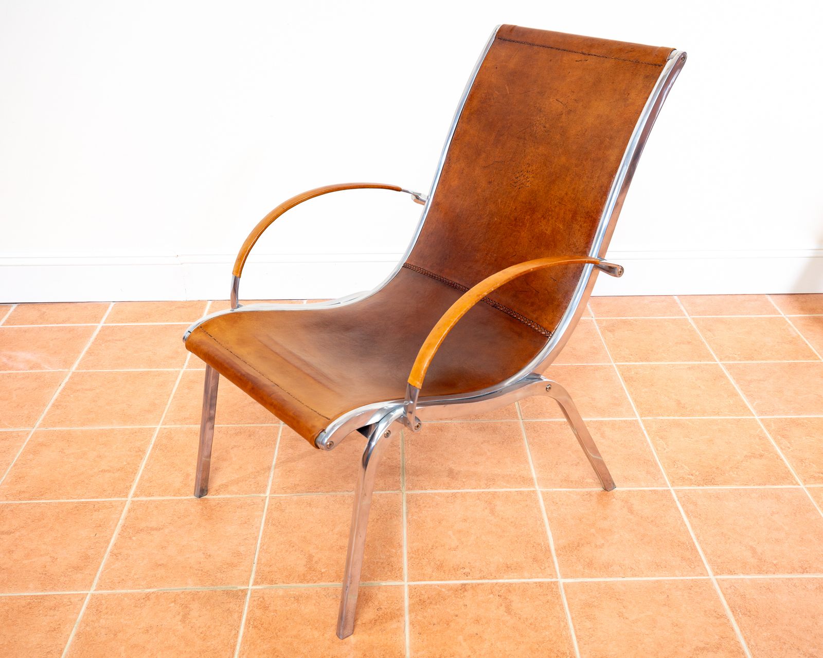 Tan Hide Leather Lounge Chair Mid Century Mcm Aluminium Hungarian A.Rt Deco Bauhaus Style 1970s Hungary Rudolf Szedleczky photo for sale