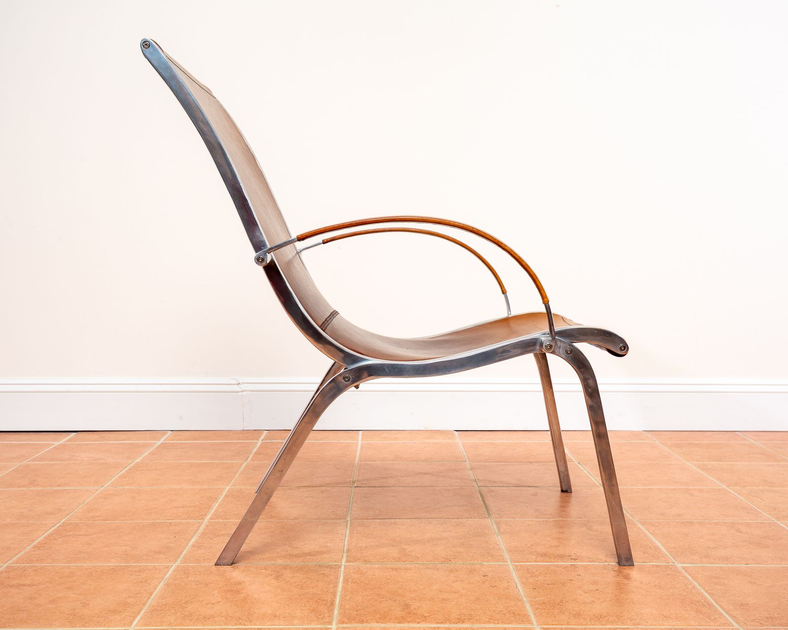 Tan Hide Leather Lounge Chair Mid Century Mcm Aluminium Hungarian A.Rt Deco Bauhaus Style 1970s Hungary Rudolf Szedleczky photo vintage