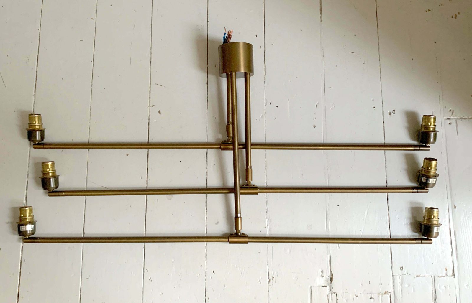photo vintage Modern Andromeda Chandelier In Antique Brass By Heathfield & Co   Mcm Style