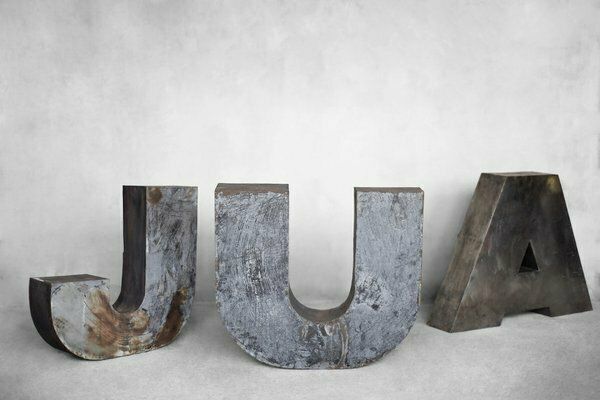 photo vinterior Vintage Large Industrial Polish Metal Letter U, 1950s