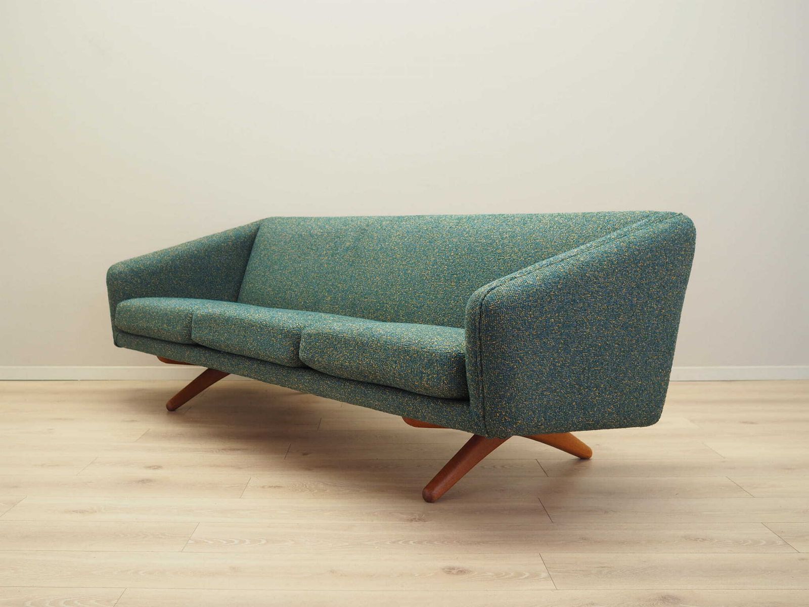 Groene Melange Bank, Deens Design, Jaren 1960, Fabrikant: A. Mikael Laursen, Ontwerper: Illum Wikkelsø photo for sale