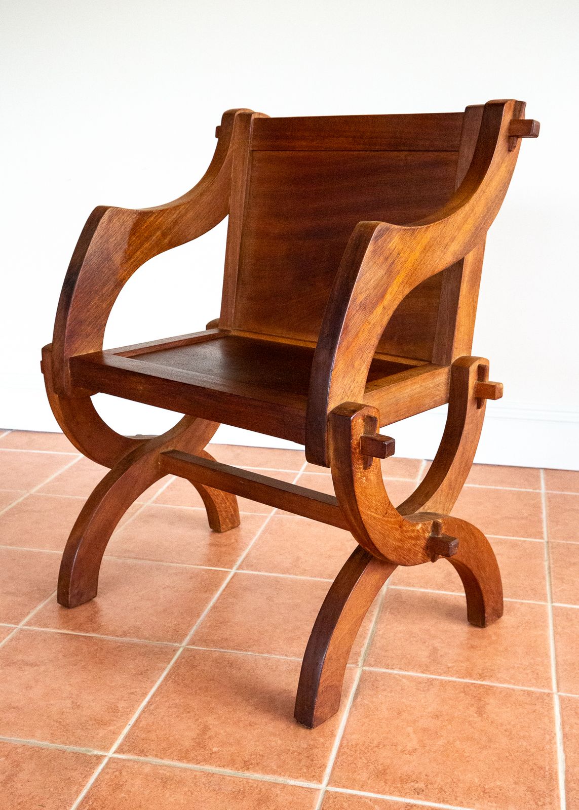 1350.0 Glastonbury Throne Chair Elm Artisan Sculptural Craftsman Savonarola Curule X Frame Rustic Medieval Hall Chair Regal photo
