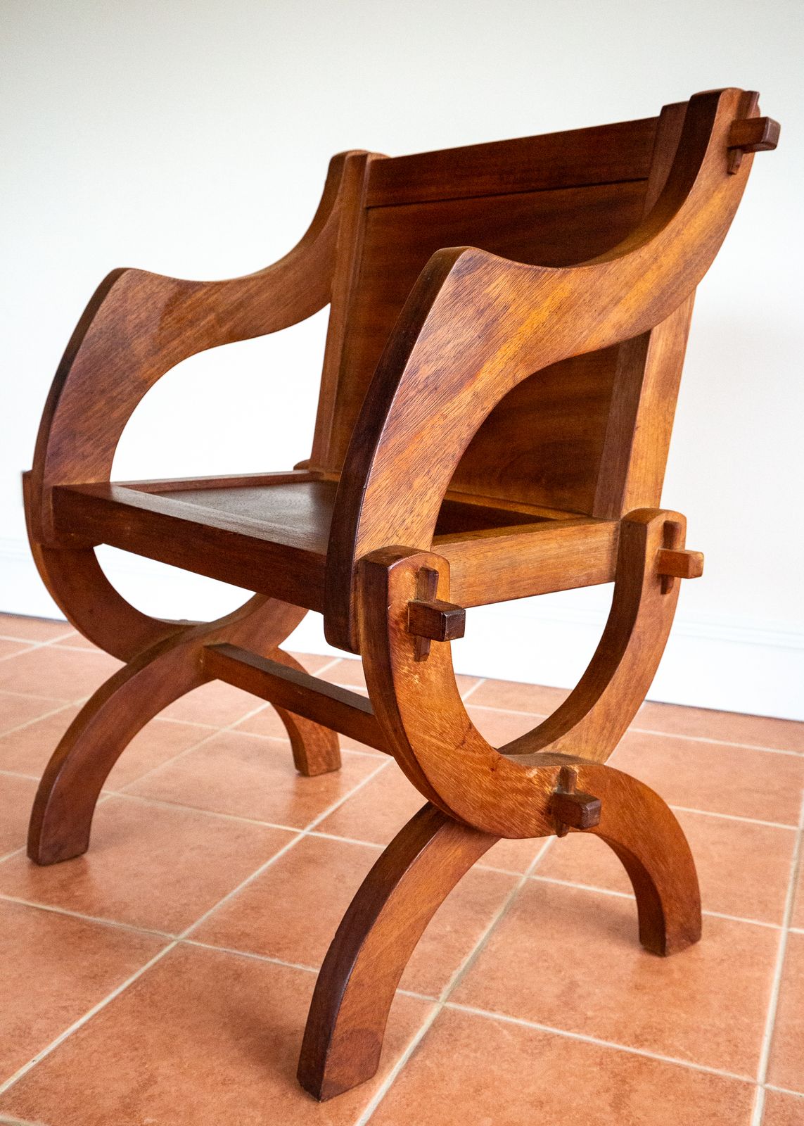 Glastonbury Throne Chair Elm Artisan Sculptural Craftsman Savonarola Curule X Frame Rustic Medieval Hall Chair Regal photo 1350.0