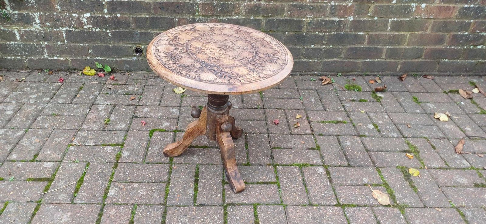 Beautiful Hand Carved Middle Eastern Round Side Table – Vintage, Age Worn Accent For Wine, Bedside, Or Occasional Use Benares Style