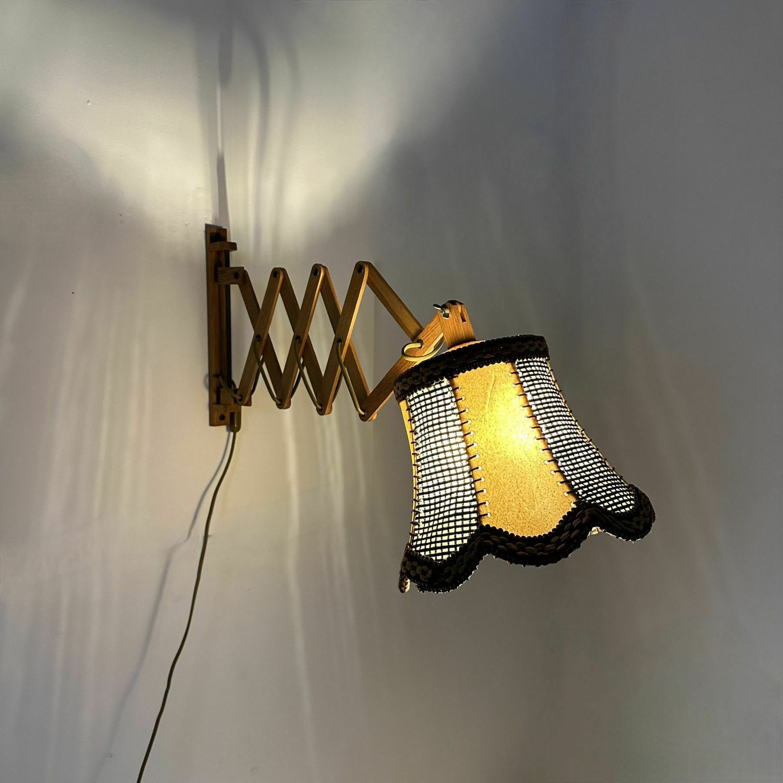 Vintage Teakhouten Schaarlamp Voor Aan De Wand, Jaren 1960
