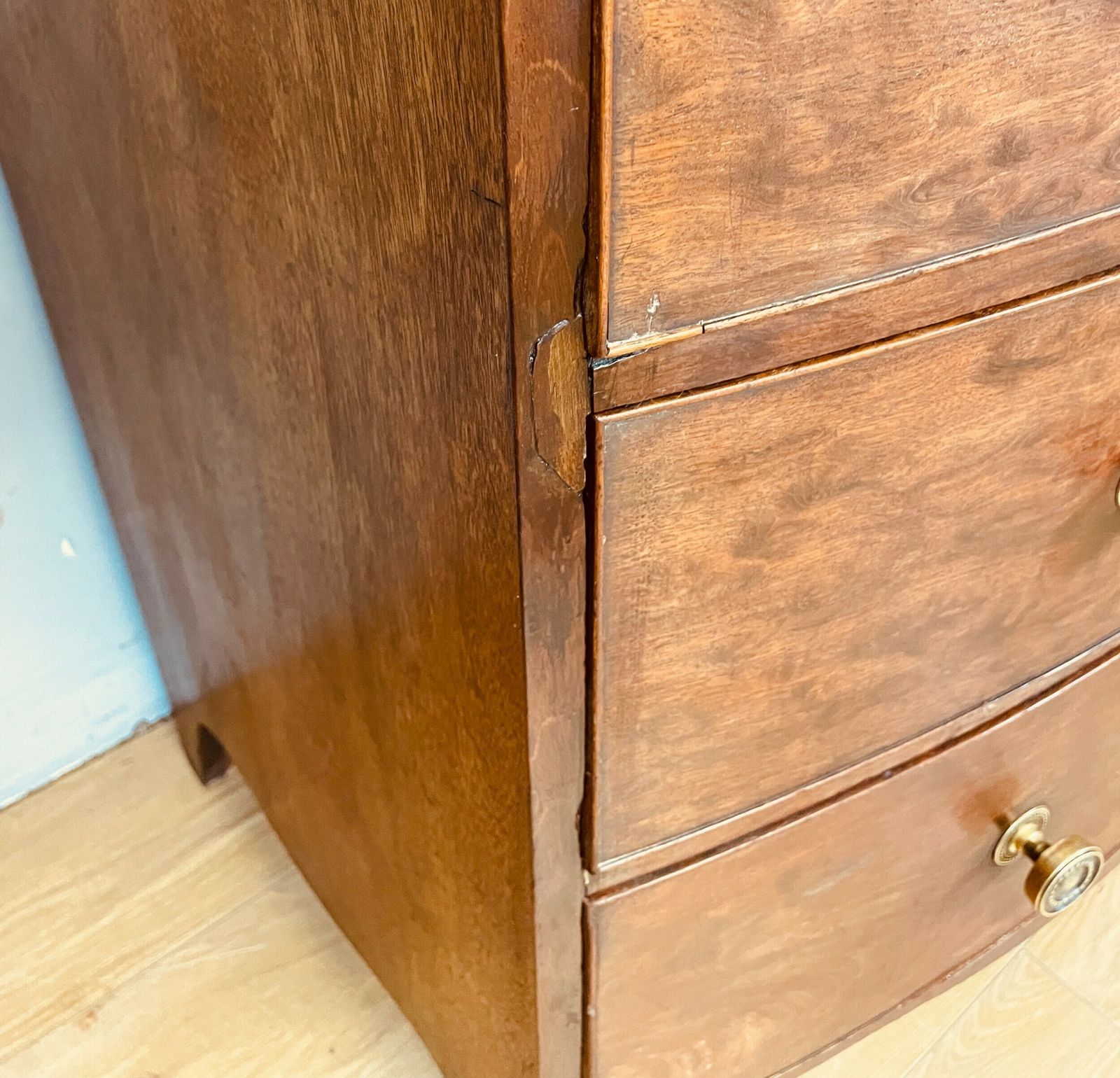 photo vinterior Regency Bow Front Three Height Chest Of Drawers Circa 1820