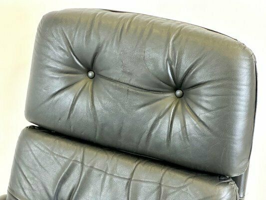photo furniture Mid Century Swivel Black Leather Armchair, 1970s
