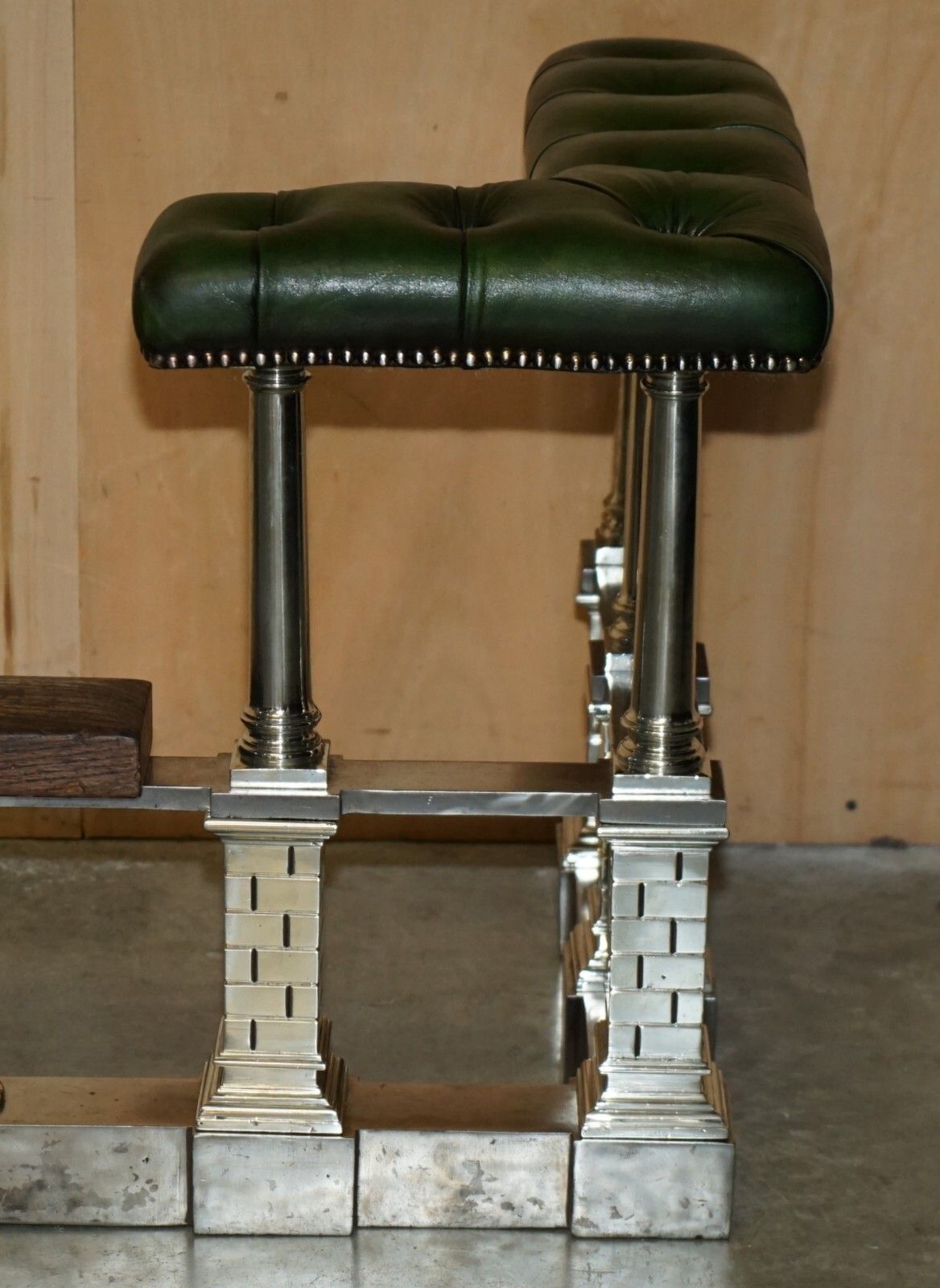 photo furniture Museum Quality Victorian Chrome Castle Green Leather Chesterfield Club Fender