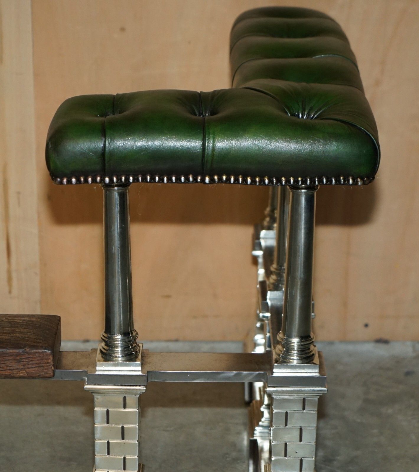 Home Fixtures Museum Quality Victorian Chrome Castle Green Leather Chesterfield Club Fender photo