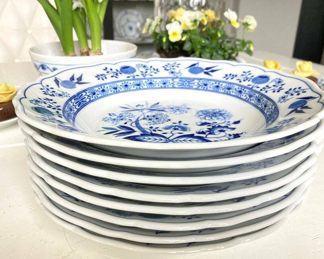 photo furniture Blue Onion Dinner Plates | Blue And White Porcelain | 8 Pcs With Scalloped Trim Hutschenreuther Rare!