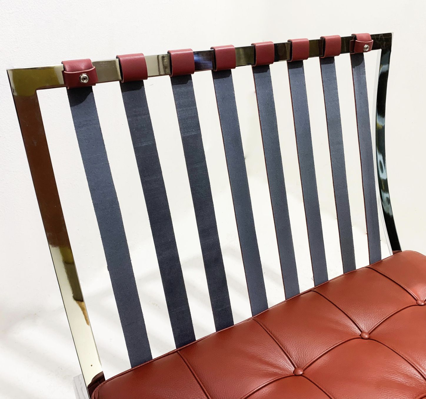 12900.0 Pair Of Burgundy Leather Barcelona Chairs By Mies Van Der Rohe For Knoll, 1990s photo