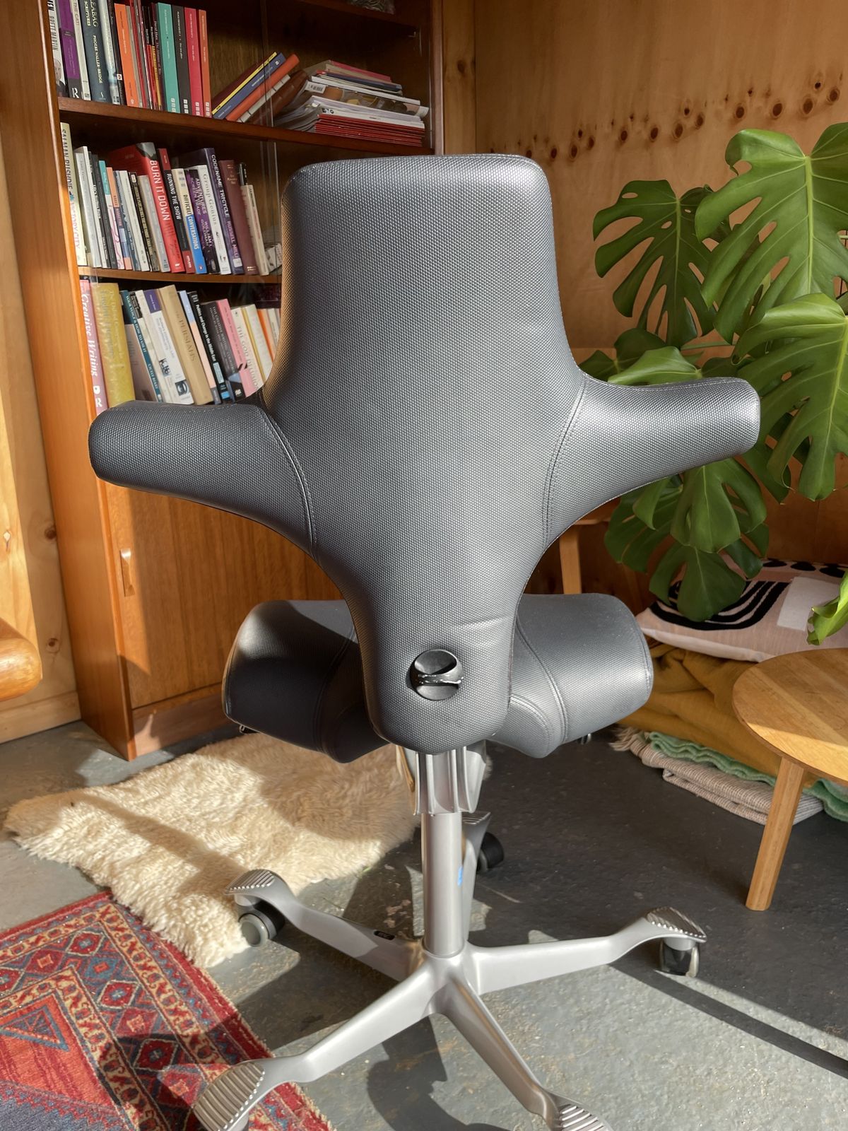 Håg Capisco 8106 Saddle Chair In Grey, Ergonomic, Excellent Condition photo 399.0