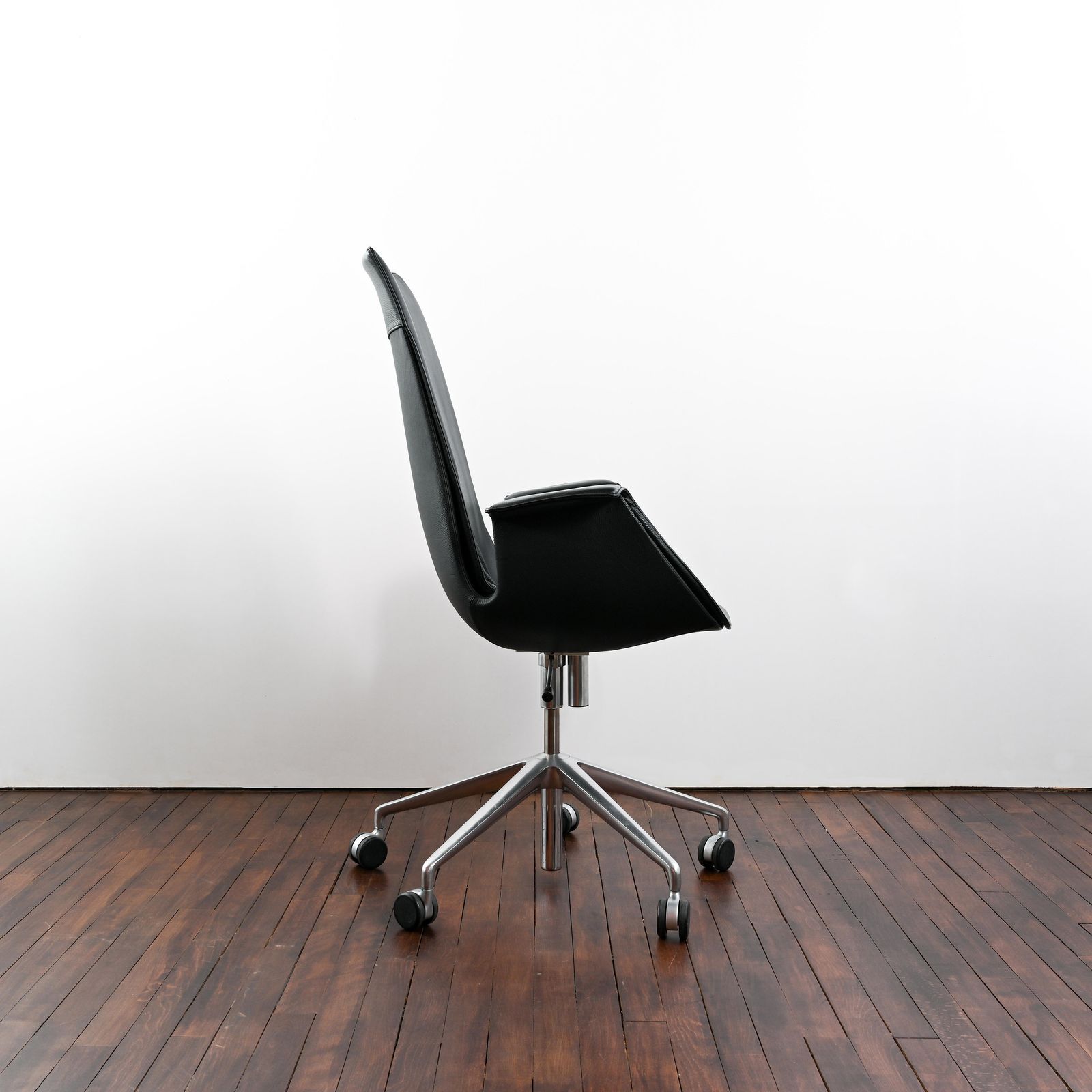 Swivel Chair Pk 6725 5r Produced By Walter Knoll photo for sale
