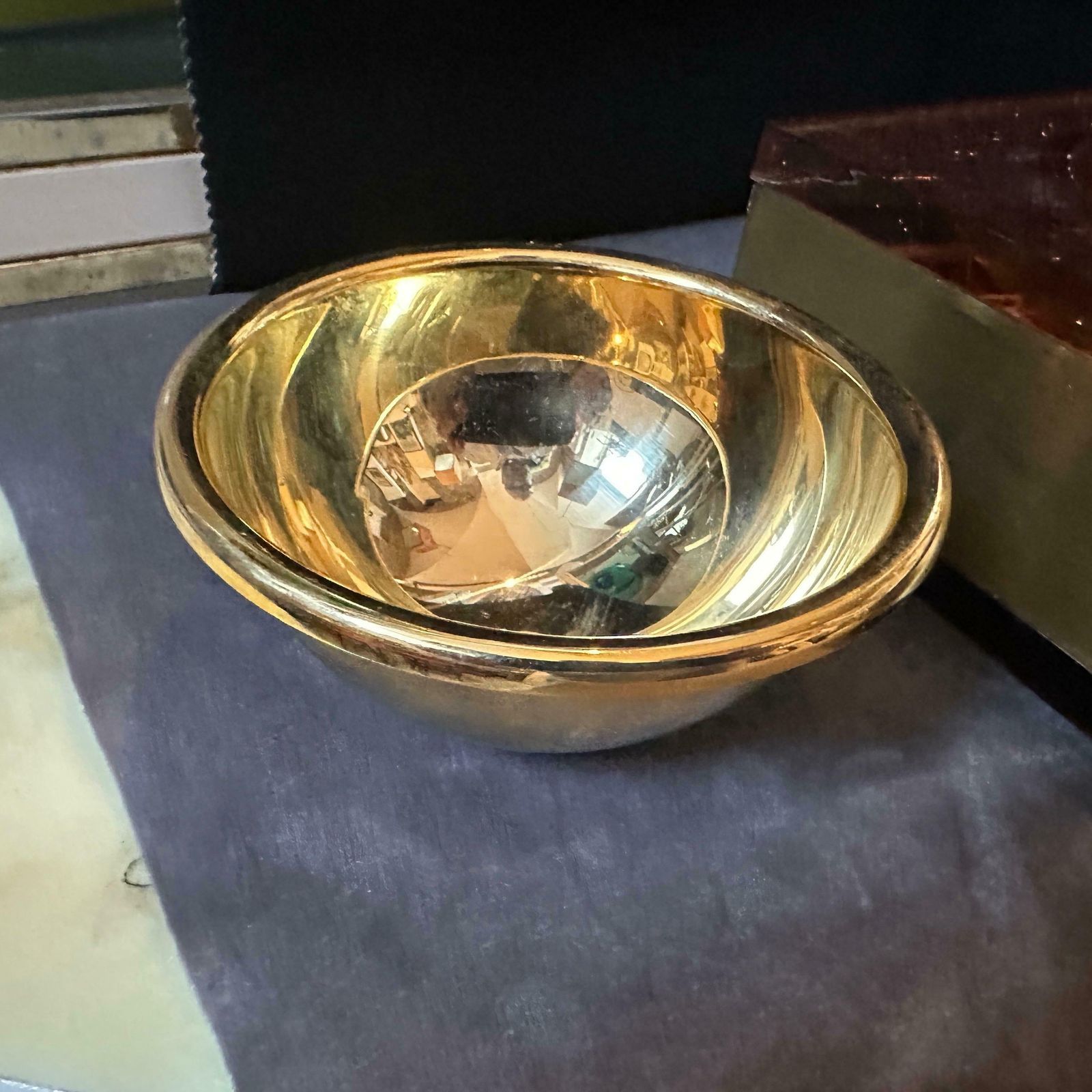 1970s Mid Century Modern Brass And Fake Tortoiseshell Lucite Italian Smoking Set photo vinterior