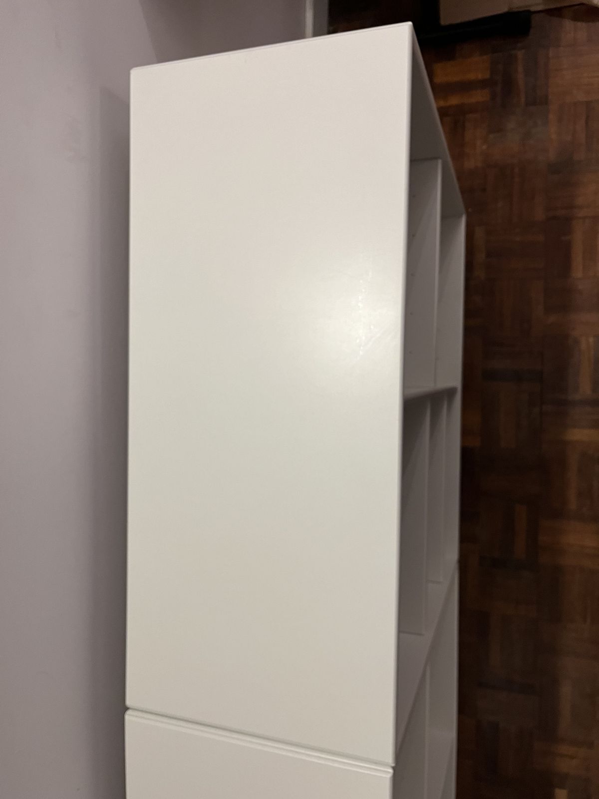Montana Shelf 1119 On H7 Plinths X4 photo vinterior