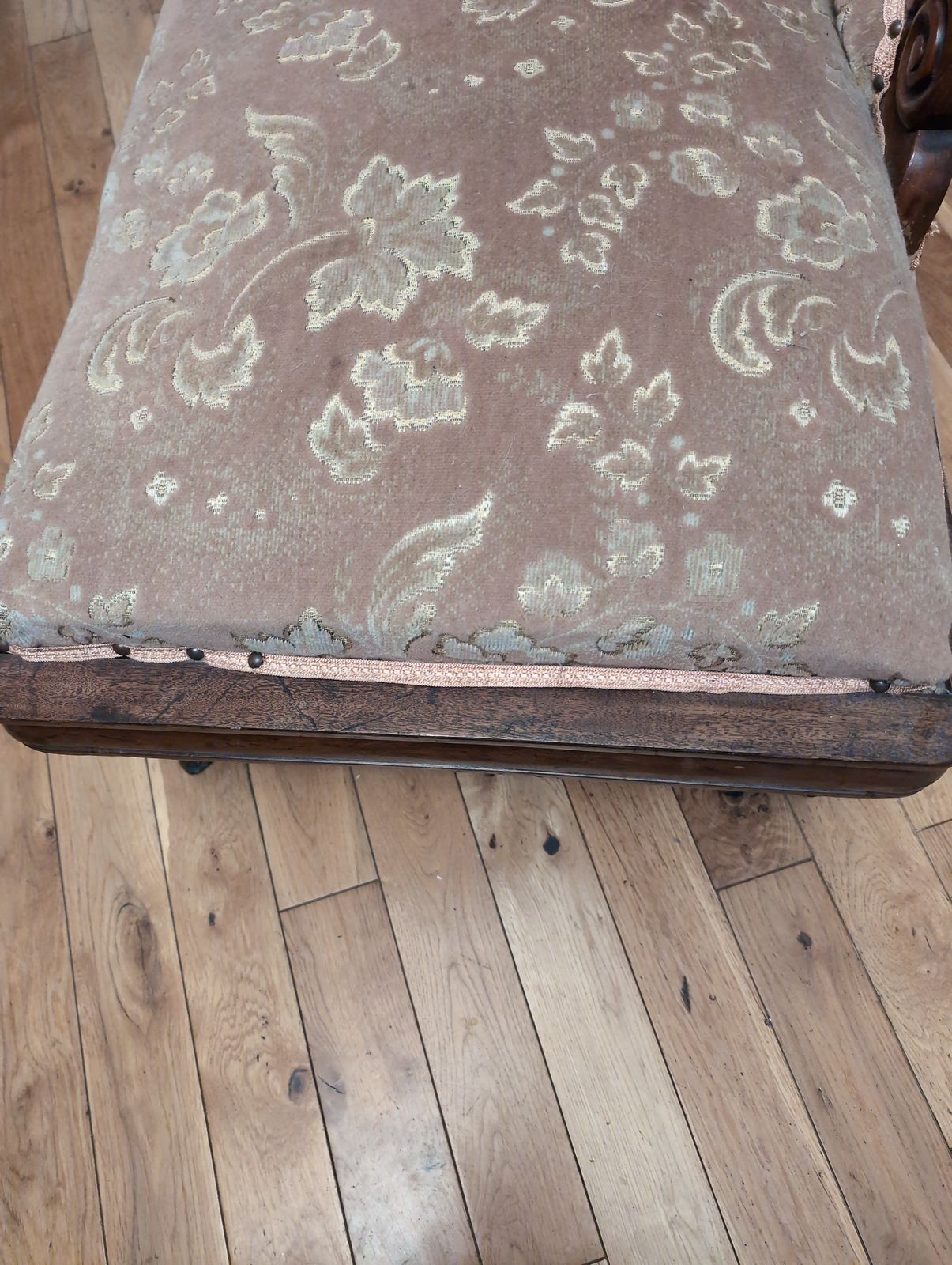 Antique Chaise Longue. Original Upholstery, With Rolled Cushion. photo buy