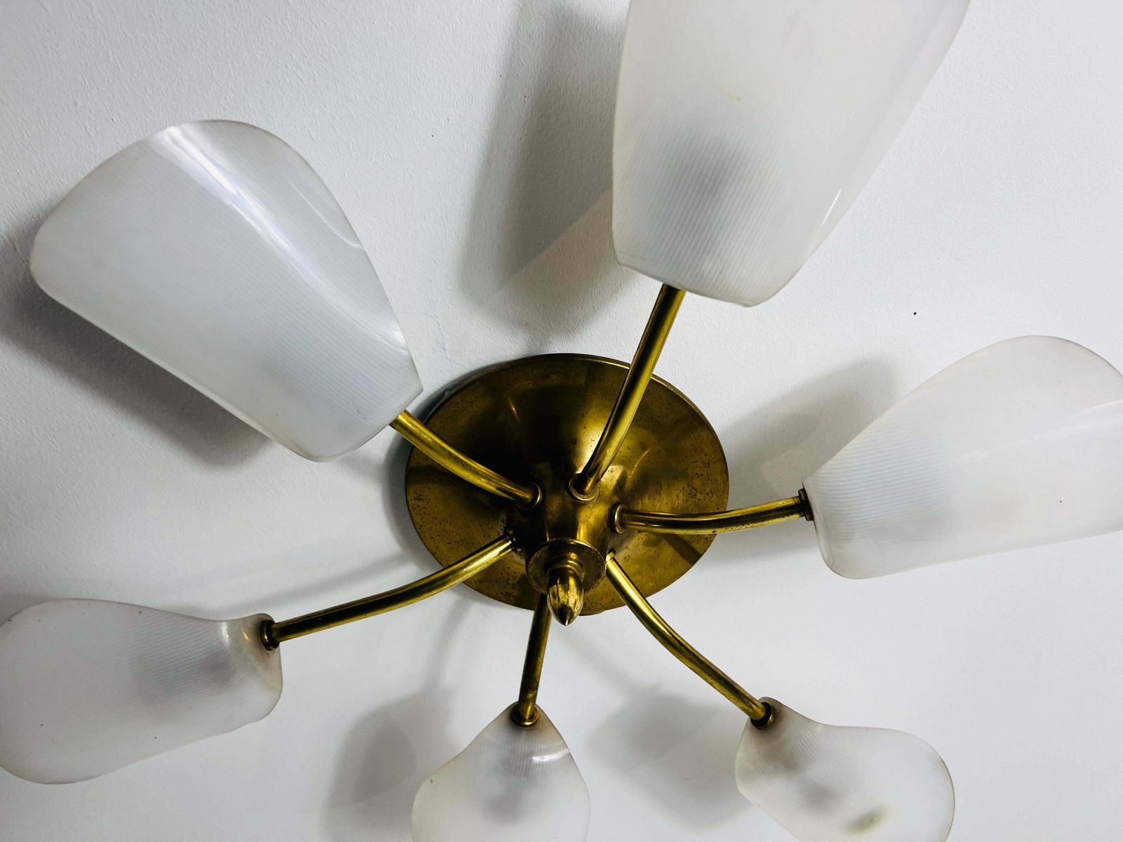 Italian Midcentury Brass 6 Arm Sputnik Chandelier, 1950s photo vinterior