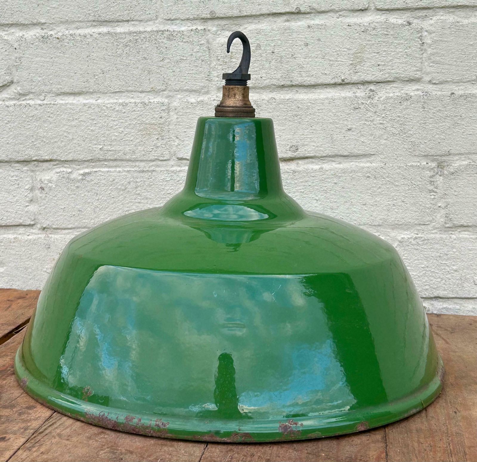 1950s Thorlux Industrial Pendant Lamps Light Enamel Antique Vintage Pendant Metal Factory Old Restaurant Cafe Green photo furniture