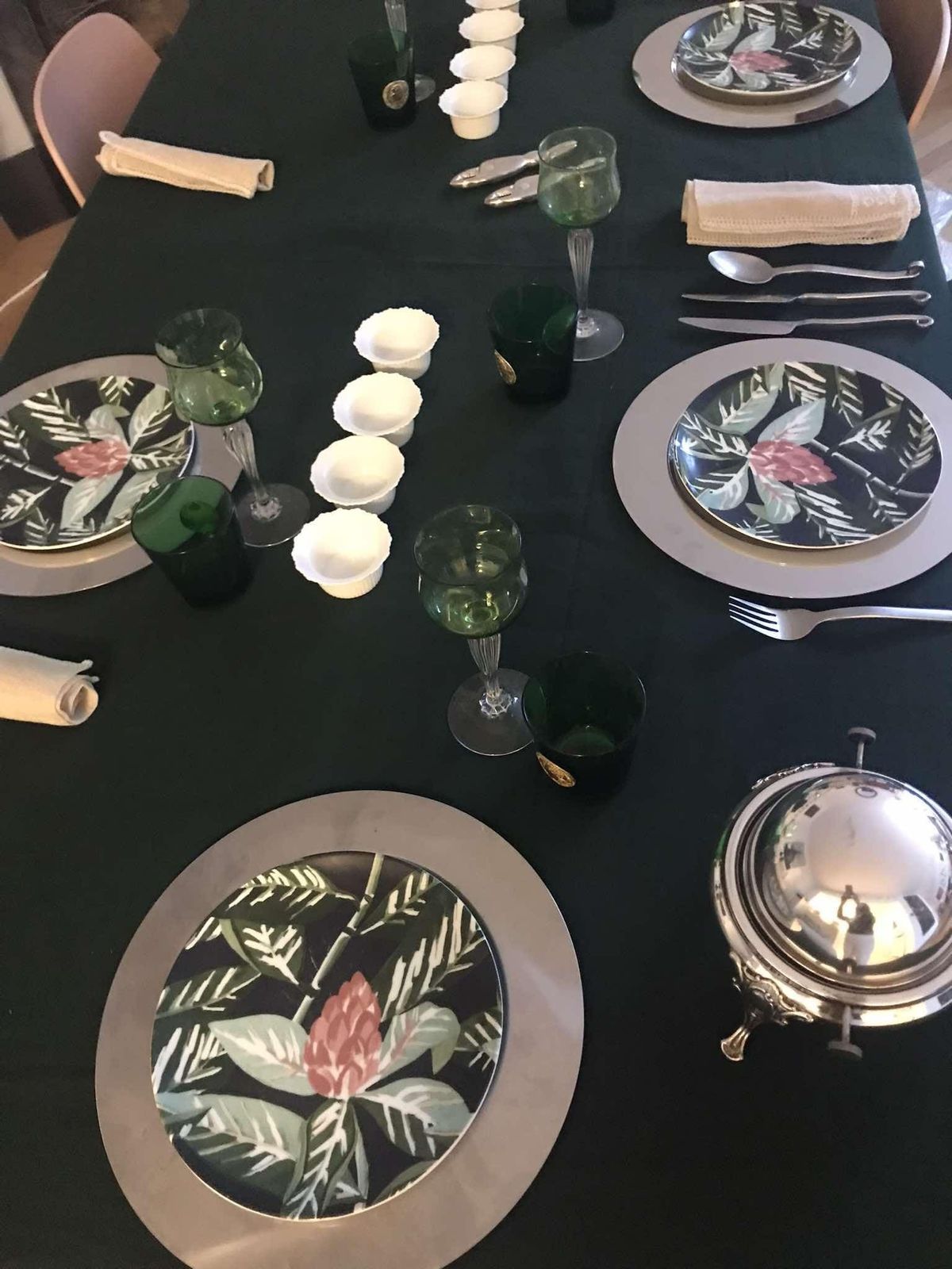 Set 4 Dessert Plates Monoprix Entremets,Cake, Cheese, Entree, Salad Plates Black Green Decor Jungle Flowers Tropical Decor photo furniture