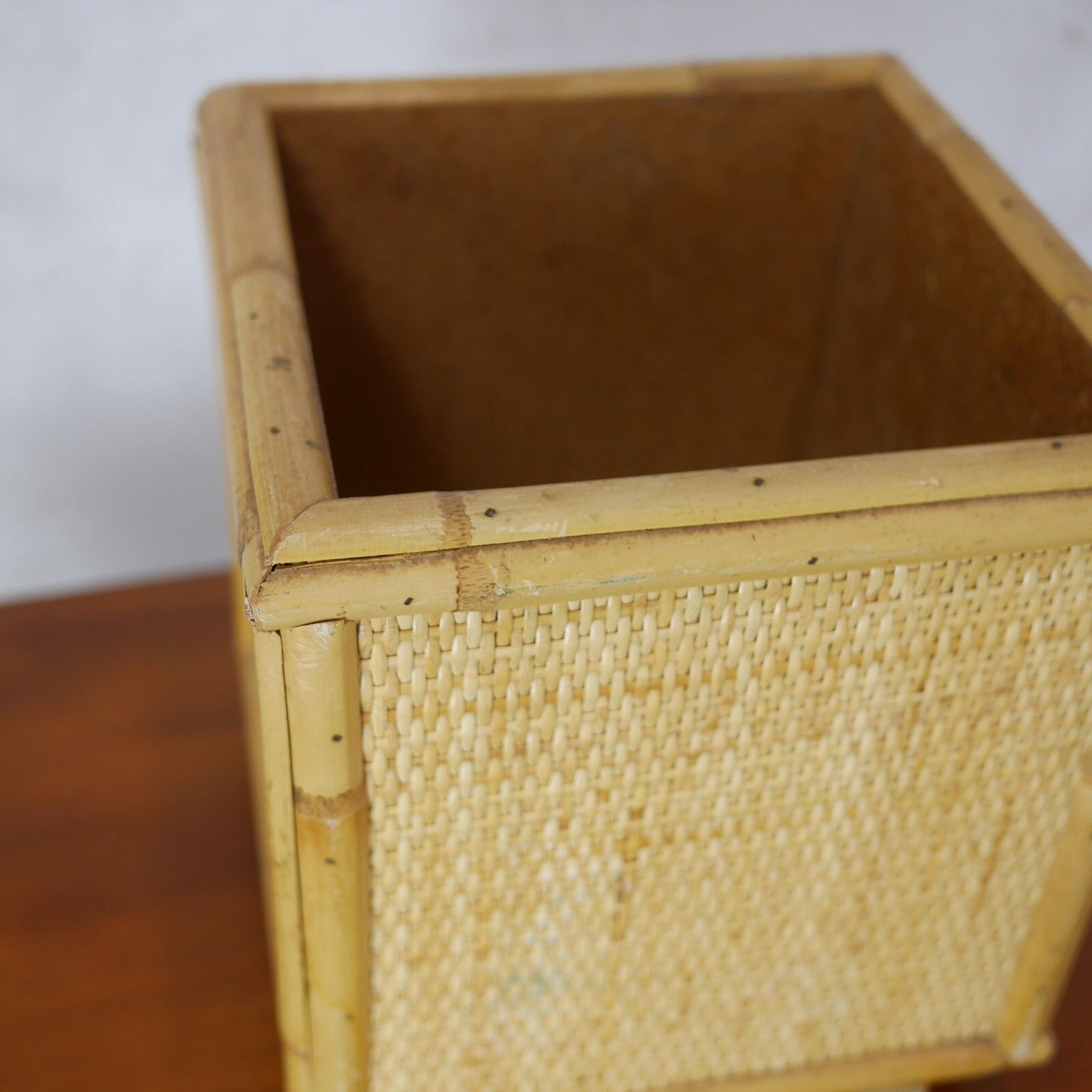 photo vintage Large Vintage Mid Century Bamboo Cane & Rattan Planter Plant Pot #102714