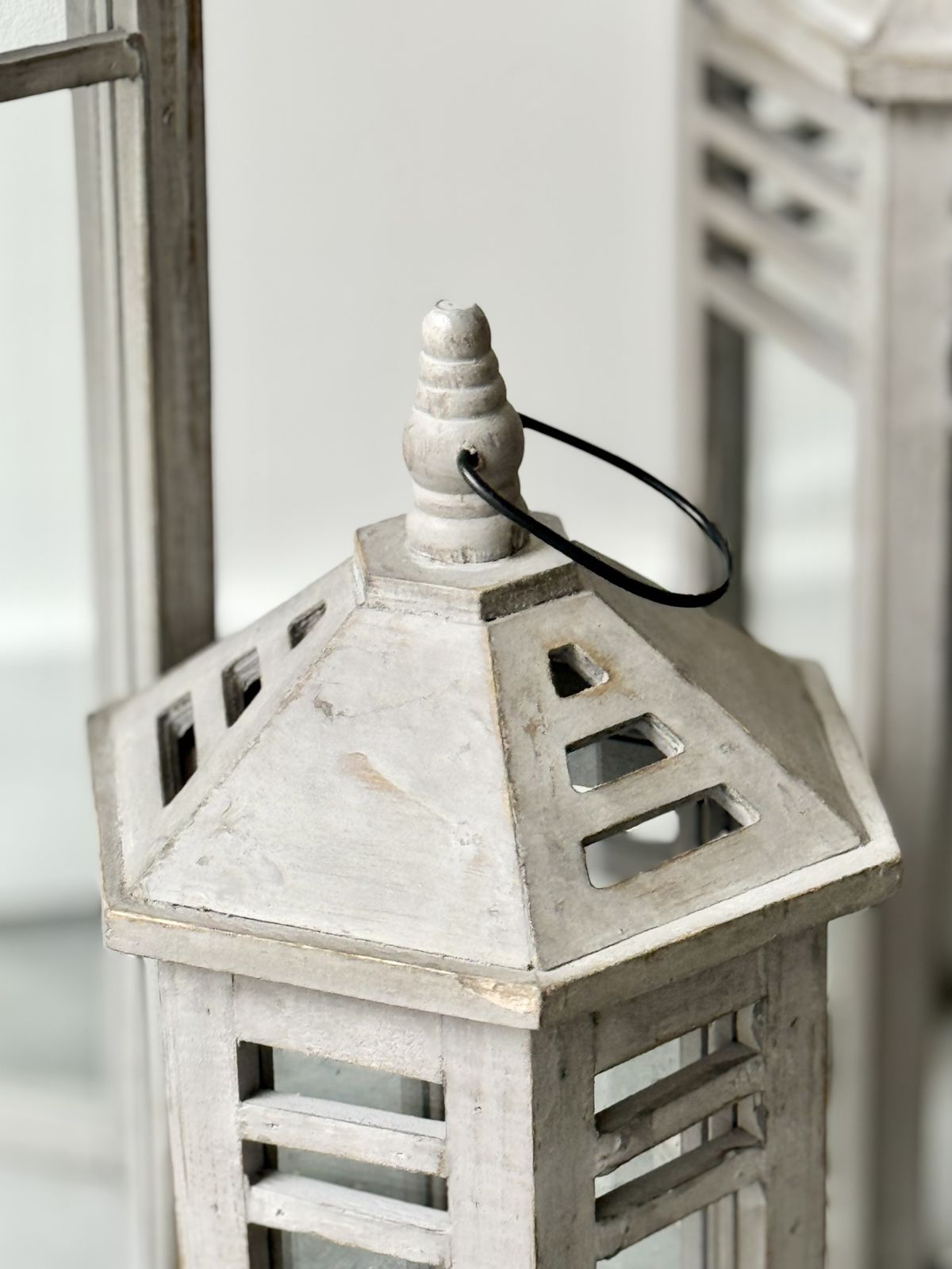 Set Of 3 Storm Lanterns photo vinterior