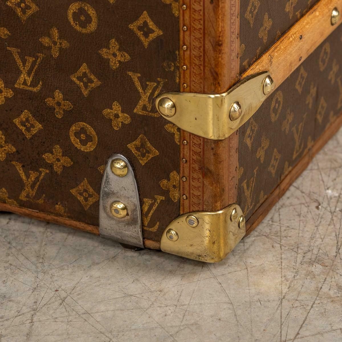 20th Century Louis Vuitton Courier Trunk In Monogram Canvas, France C.1930 photo Furniture