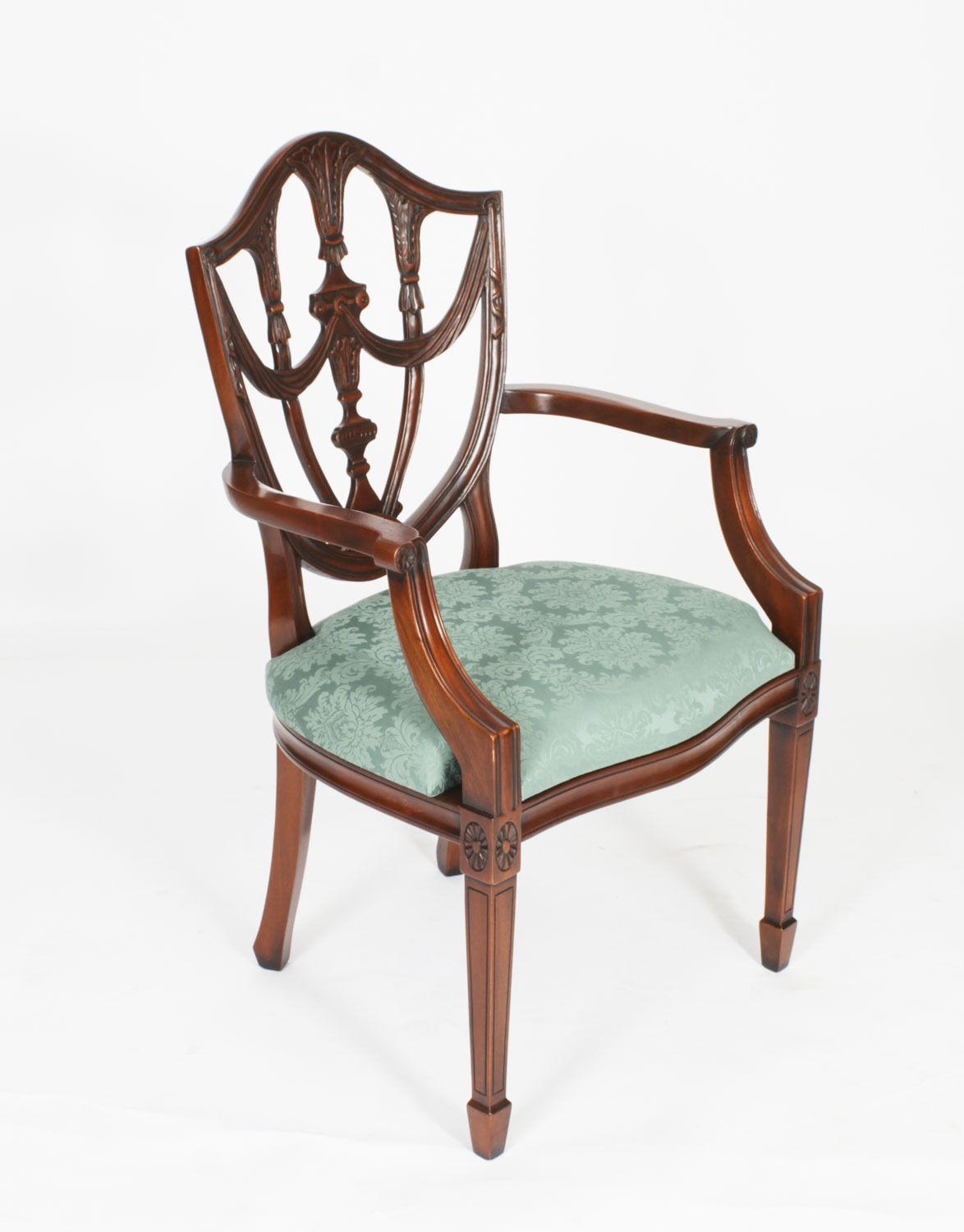 photo vinterior Vintage Set Of Twenty Federal Revival Shield Back Dining Chairs 20th C