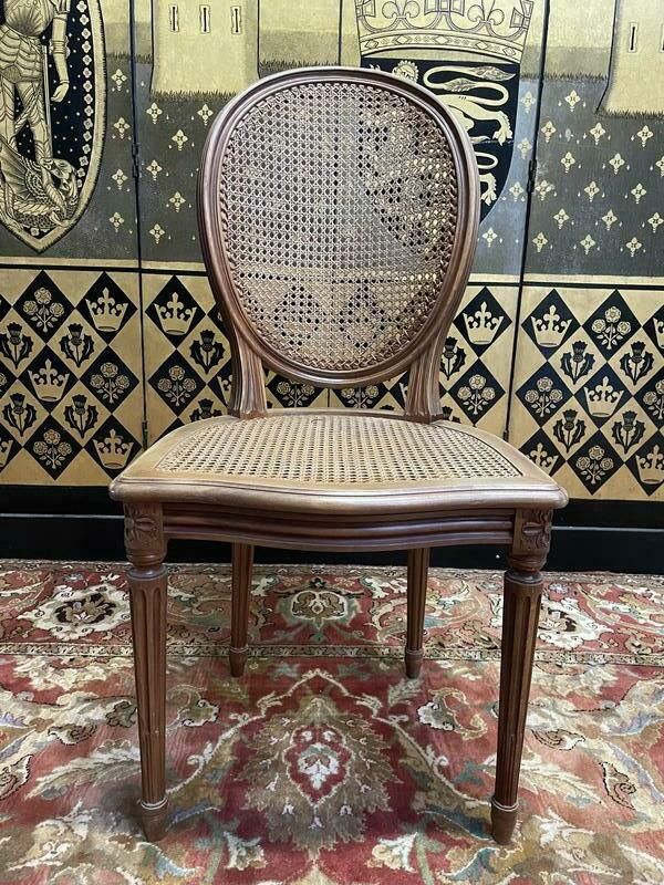Suite De 6 Chaises Médaillon De Style Louis XVI En Cannage photo vintage