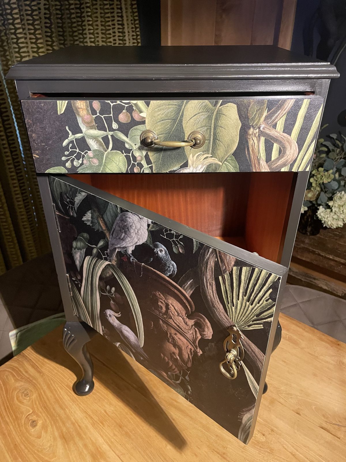 photo vinterior Upcycled Cabinet In Mind The Gap Paper
