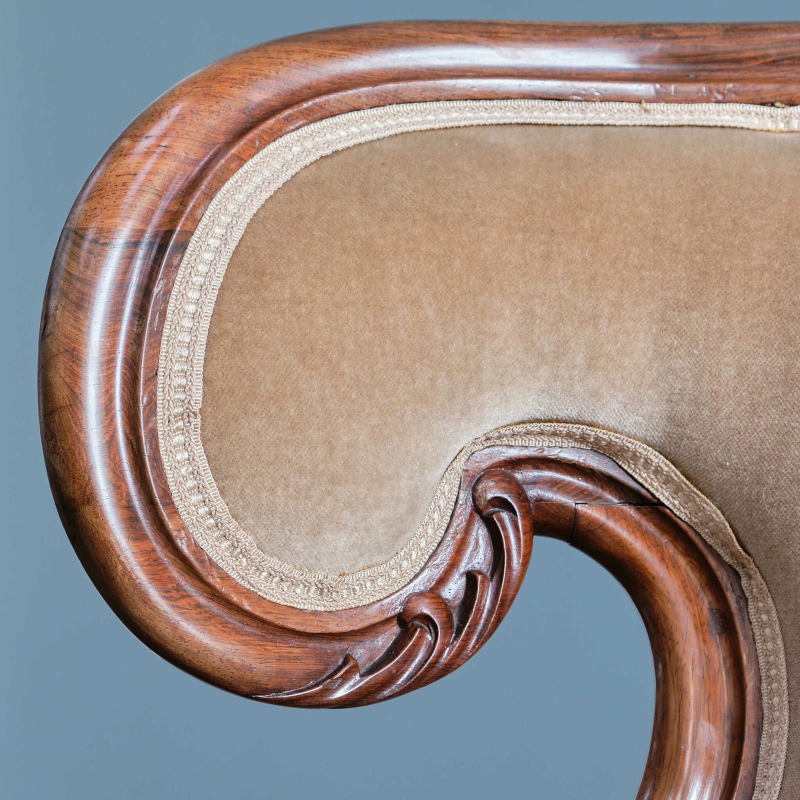 photo vinterior 19th Century Carved Rosewood Armchair