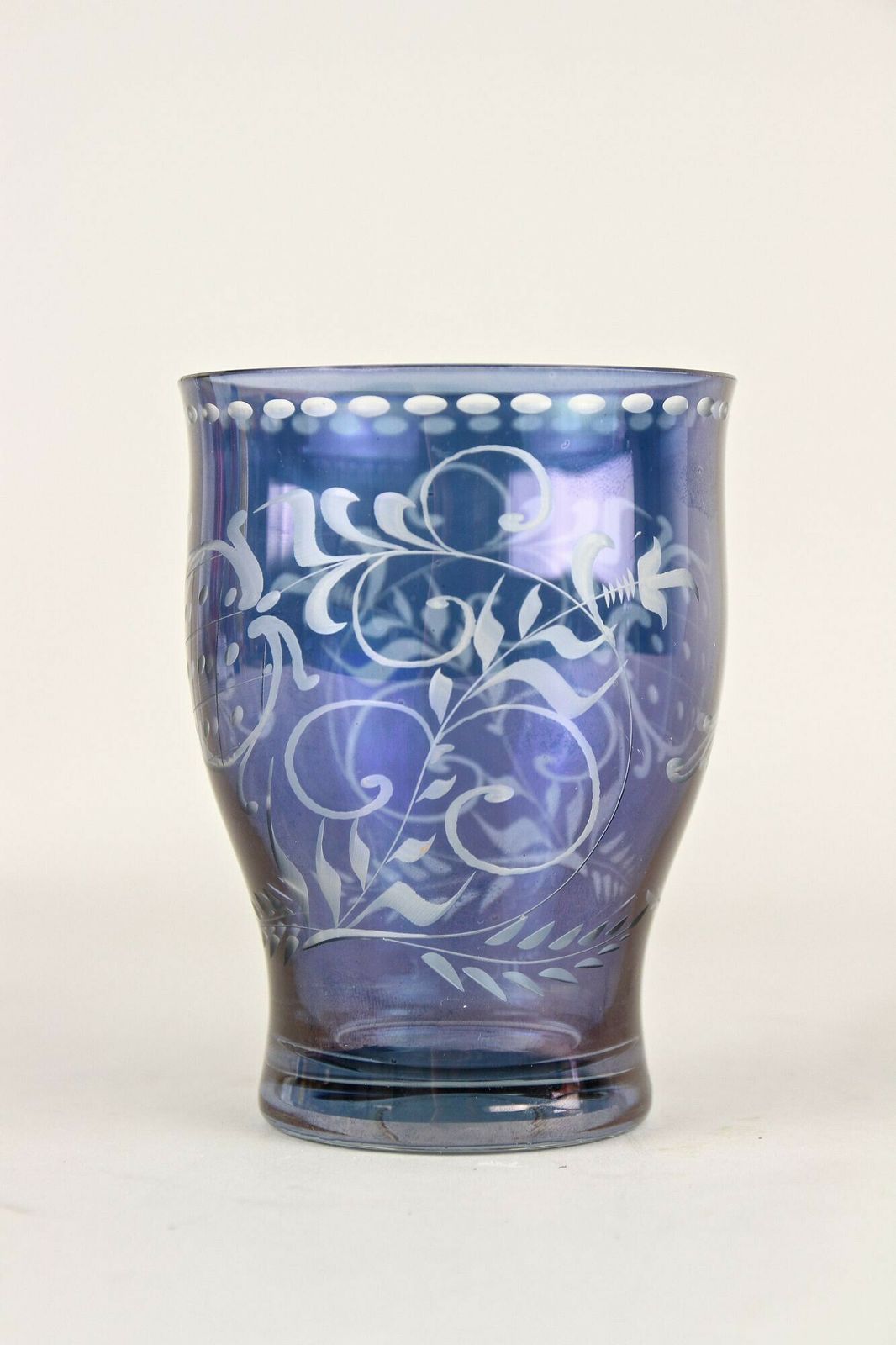20th Century Purple/ Blue Iridescent Glass Vase/ Tumbler, Engraved, Cz Ca. 1920 photo vinterior