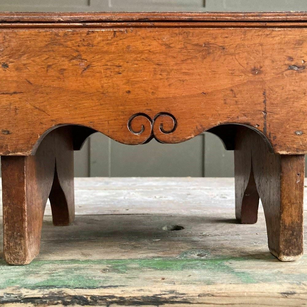 Folk Art Child's Stool, 1800s, Antique photo vinterior