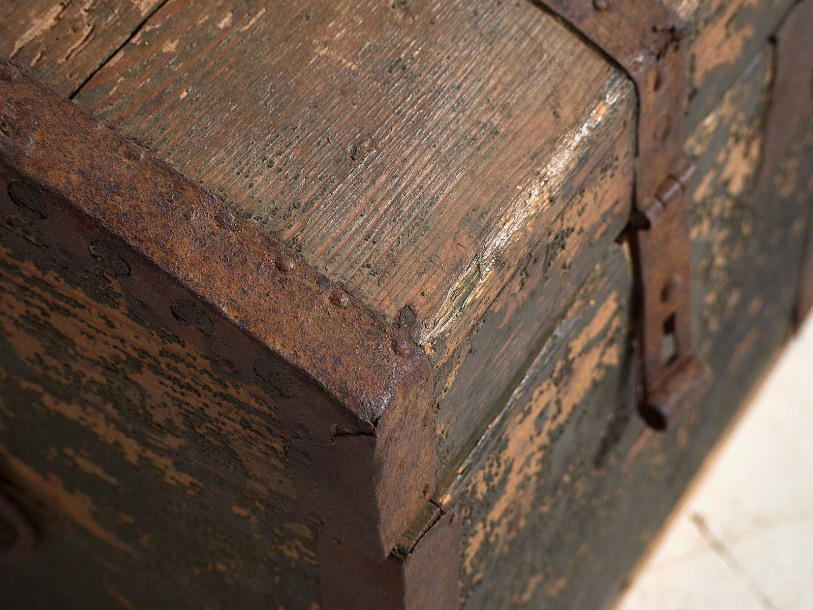 Antique Green Patina Antique Chest (C.1900) #32 photo vinterior