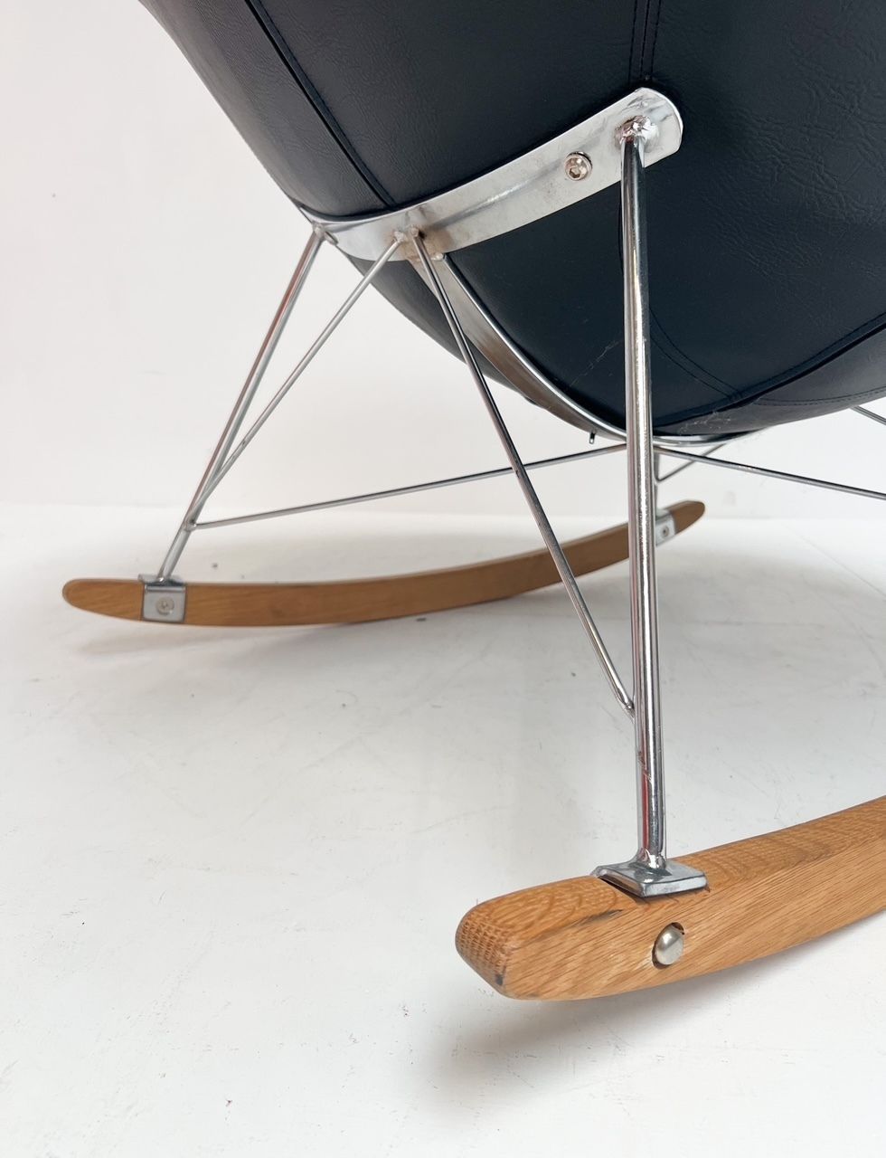 Donut Design Schommelstoel – Donut Design Rocking Chair, After 2000 photo 556.92