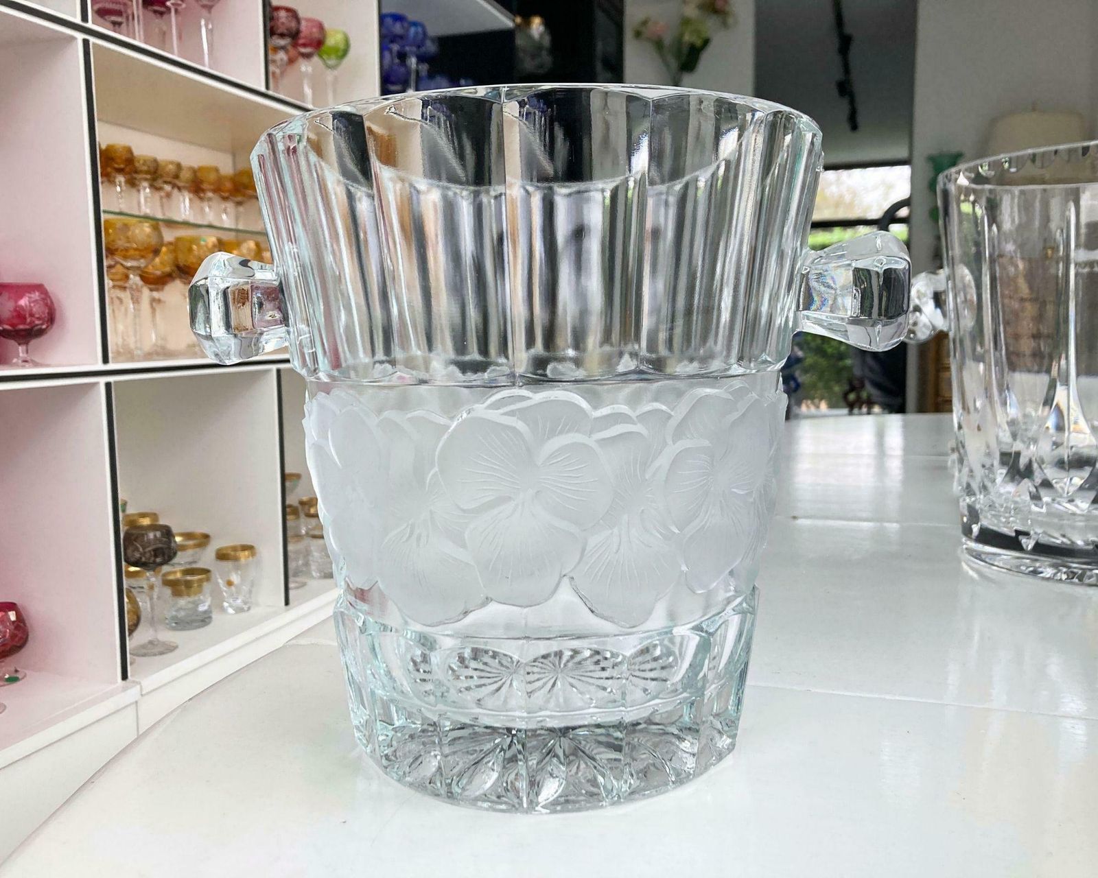 photo furniture Franse Champagnekoeler | Grote Kristallen Flessenkoeler | Lalique Stijl