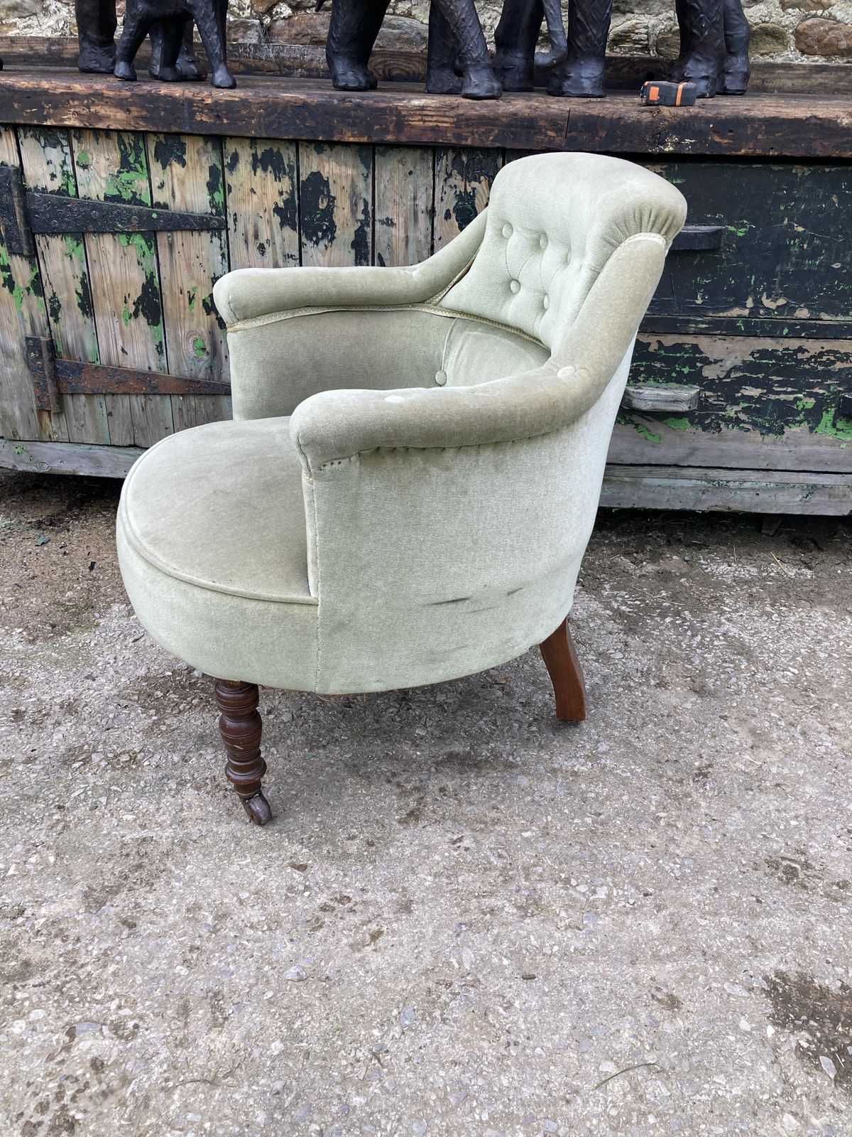 Victorian Green Velvet, Circular Chair With Walnut Legs On 4 Castors photo 125.0
