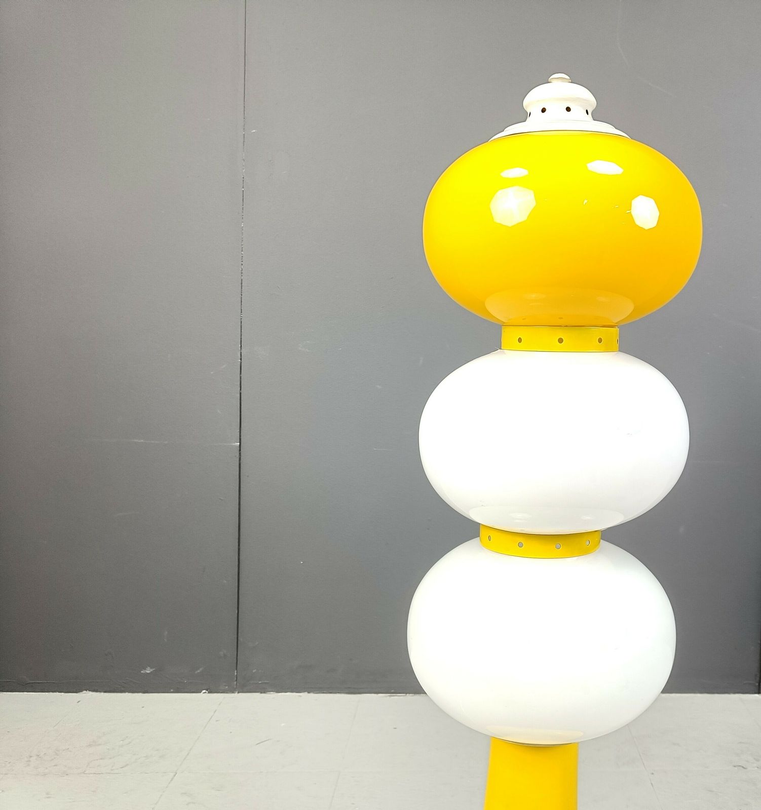 photo furniture Mid Century Italian Glass Floor Lamp, 1960s