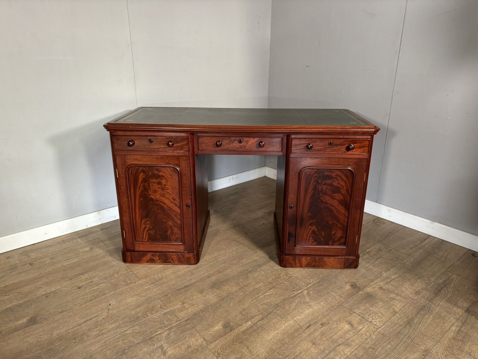 Good Victorian Mahogany Knee Hole Desk