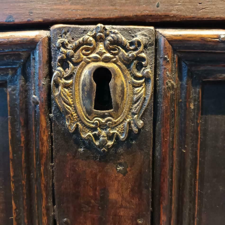 A Late 17th Century Chest Of Drawers photo Furniture