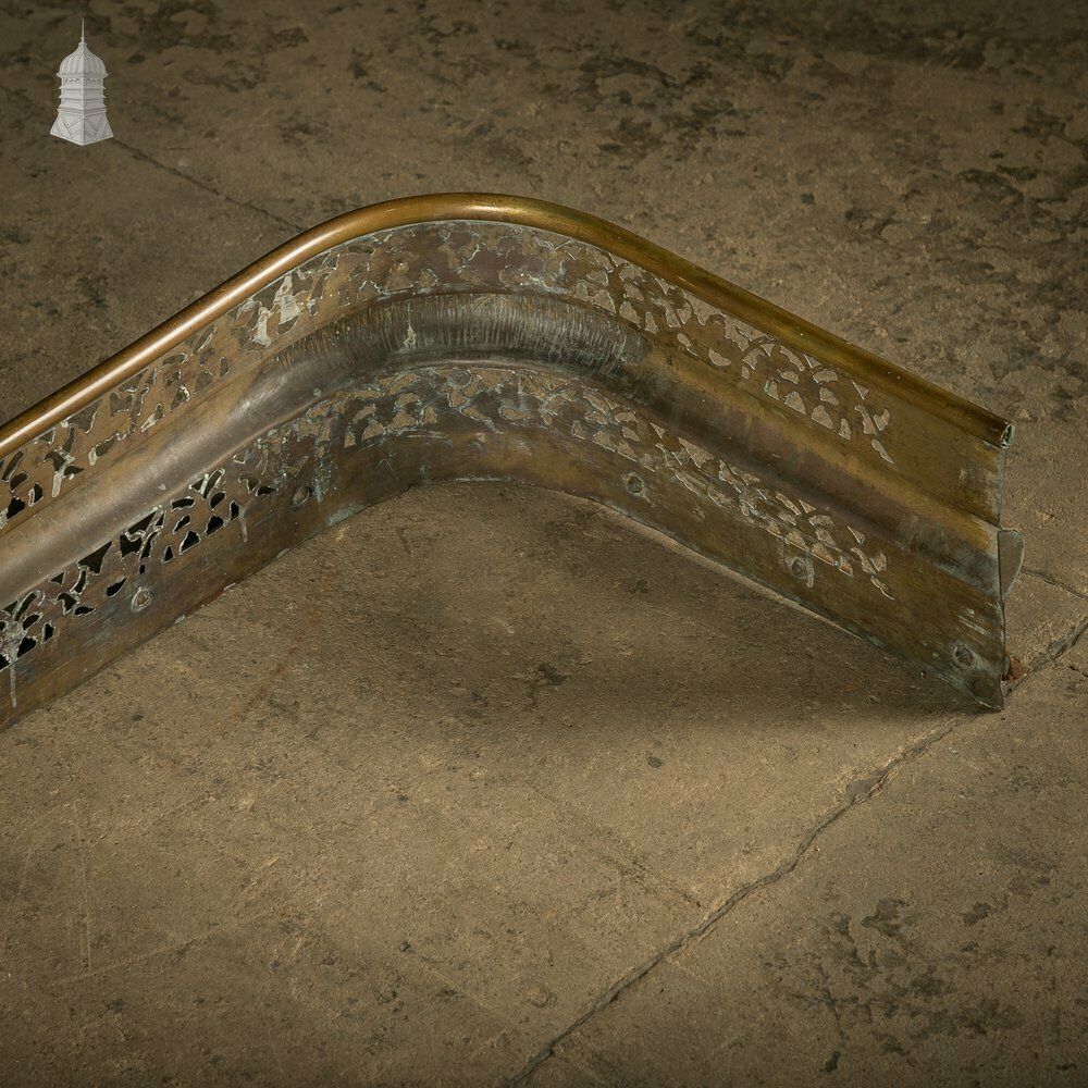 photo vintage Brass Fireplace Fender