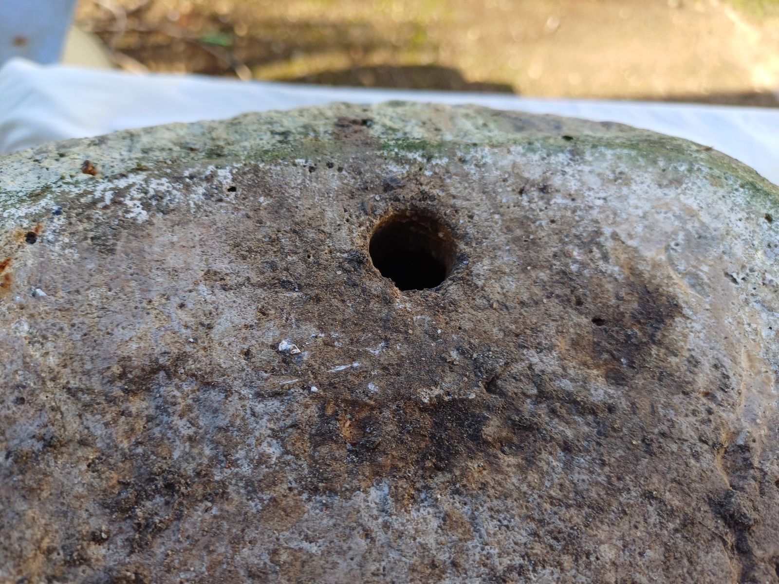photo vinterior Pair Of 19th Century Stone Planters