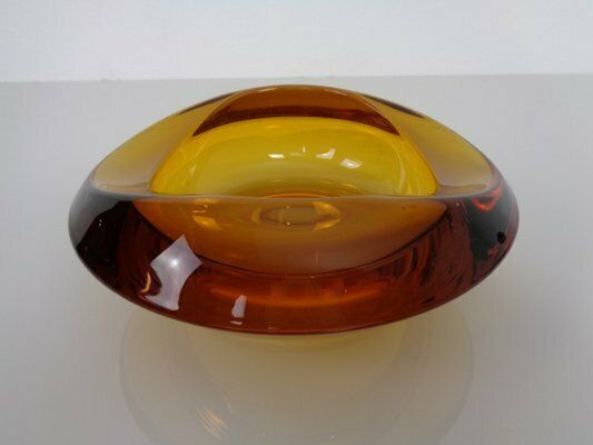 photo vintage Amber & Blue Sklo Union Glass Ashtrays By Rudolf Jurnikl, Czechoslovakia, 1960s, Set Of 2