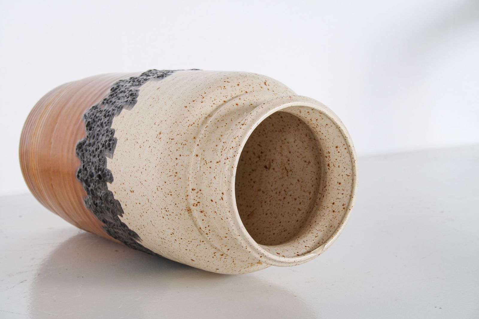 photo vinterior A Large Vibrant West German Pottery Fat Lava Vase In Orange, Black And Cream By Bay