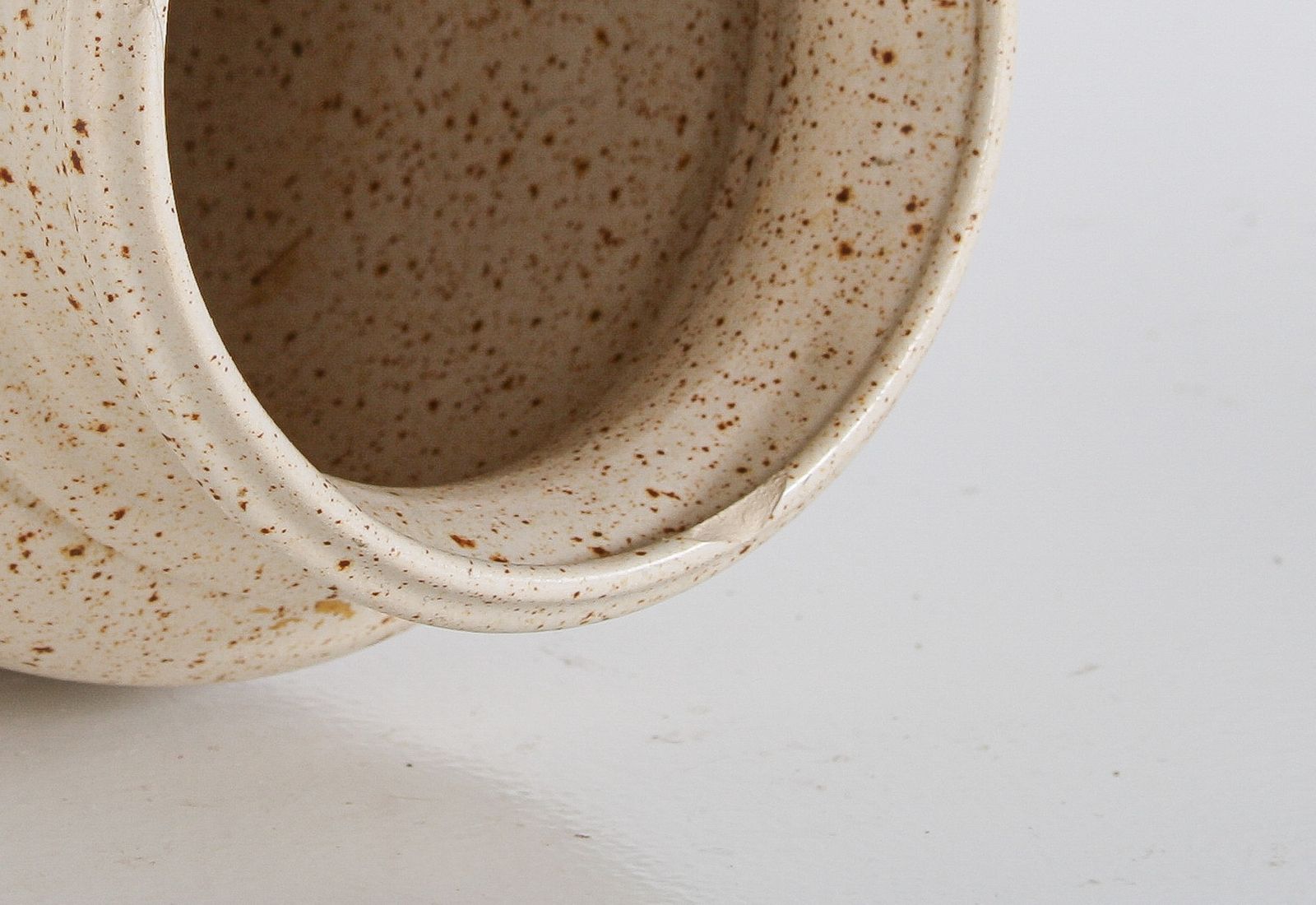 photo vintage A Large Vibrant West German Pottery Fat Lava Vase In Orange, Black And Cream By Bay