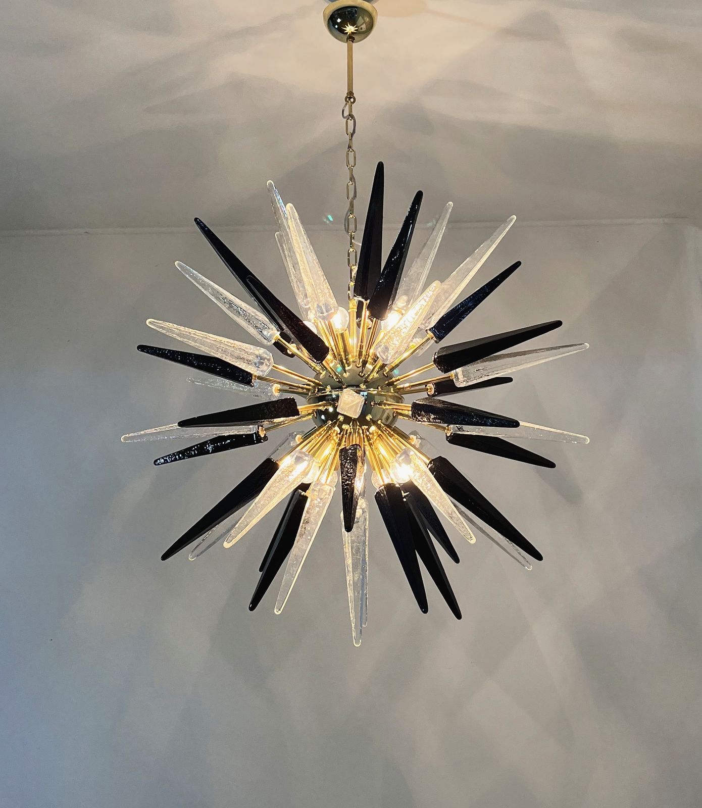 photo furniture Exceptional Murano Trasparent And Black Glass Sputnik Chandelier   51 Glasses